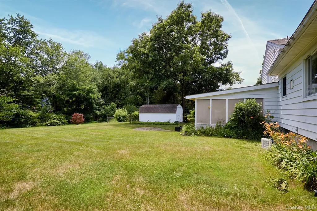 8 Abbie Lane Hyde Park NY 12538