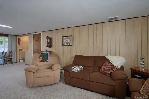 8 Abbie Lane Hyde Park NY 12538