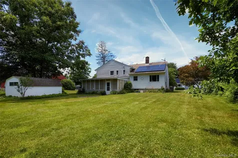 8 Abbie Lane Hyde Park NY 12538