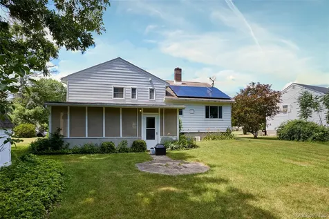8 Abbie Lane Hyde Park NY 12538