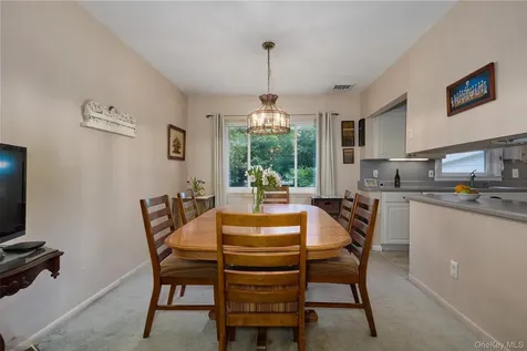 8 Abbie Lane Hyde Park NY 12538