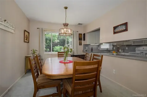 8 Abbie Lane Hyde Park NY 12538