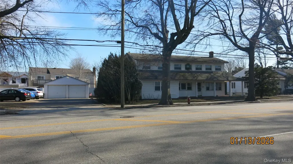870 Carman Avenue Westbury NY 11590