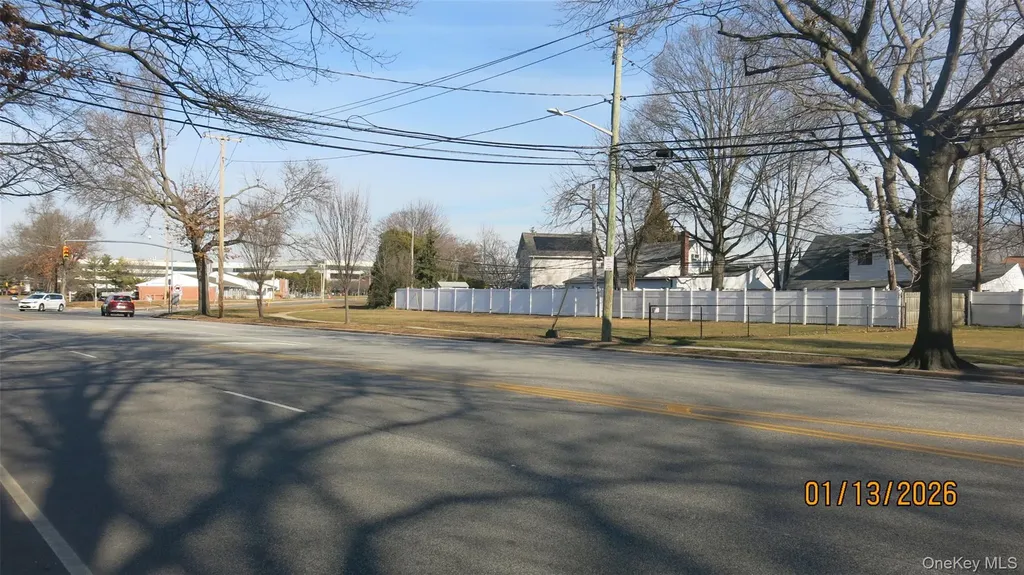 870 Carman Avenue Westbury NY 11590