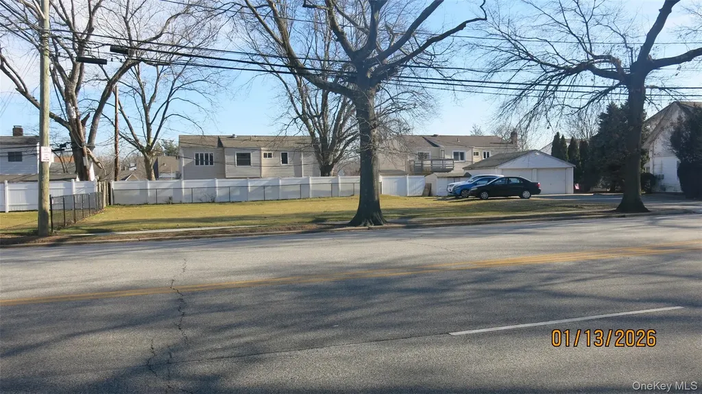 870 Carman Avenue Westbury NY 11590