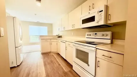 102 Hampton Vista Drive Manorville NY 11949