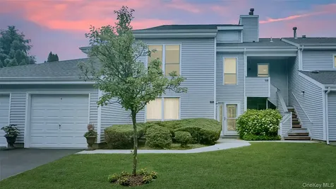102 Hampton Vista Drive Manorville NY 11949