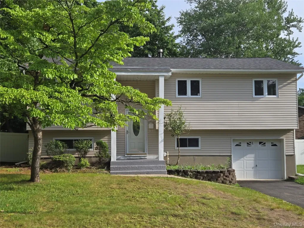 14 Lake Shore Drive Nanuet NY 10954