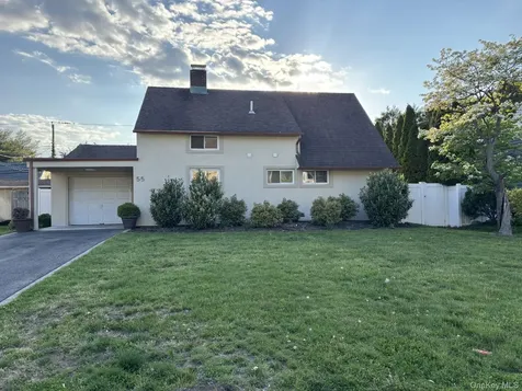 55 Acer Lane Hicksville NY 11801