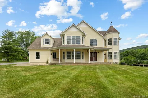 128 Old Pawling Road Pawling NY 12564