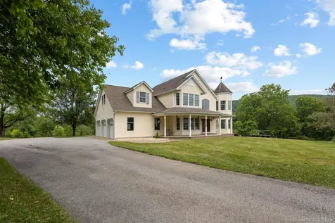 128 Old Pawling Road Pawling NY 12564