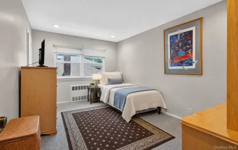 31 Irene Lane E Plainview NY 11803