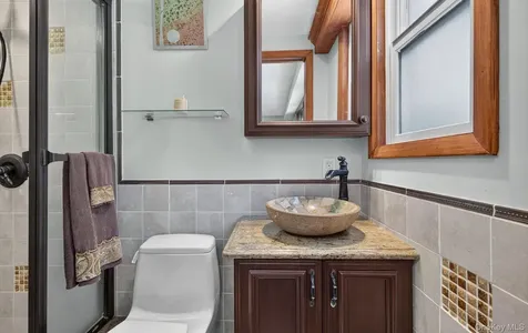 31 Irene Lane E Plainview NY 11803