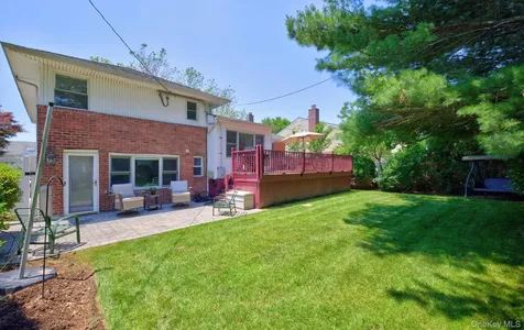 31 Irene Lane E Plainview NY 11803