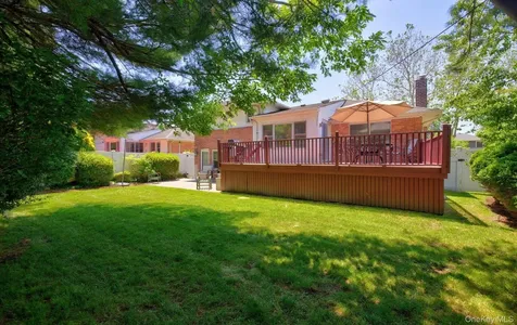 31 Irene Lane E Plainview NY 11803