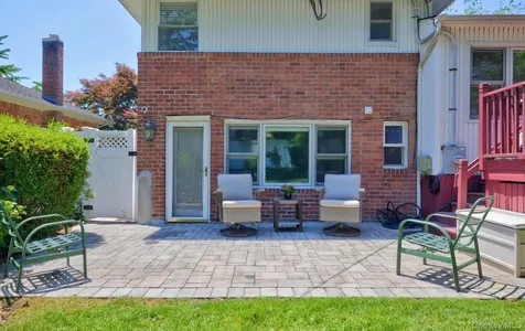 31 Irene Lane E Plainview NY 11803