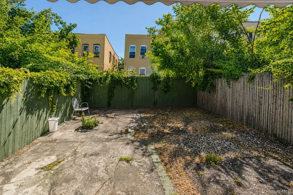 2823 W 37th Street Brooklyn NY 11224