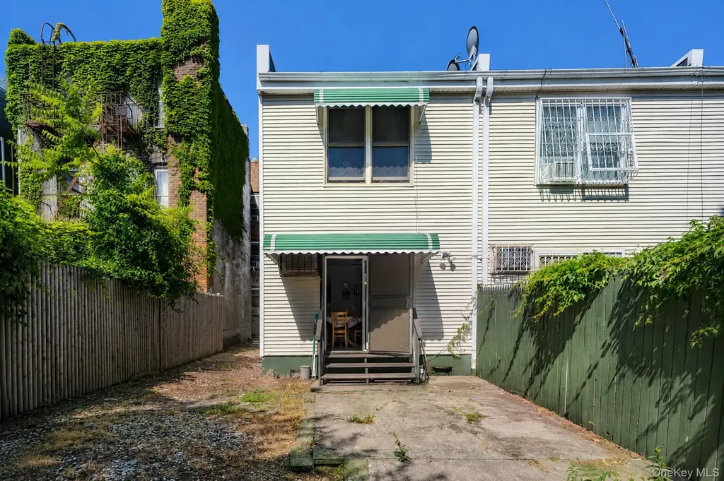 2823 W 37th Street Brooklyn NY 11224