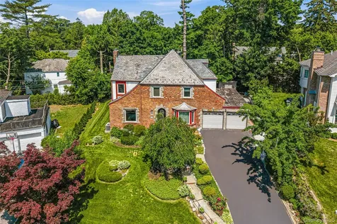 36 Strathmore Road Great Neck NY 11023