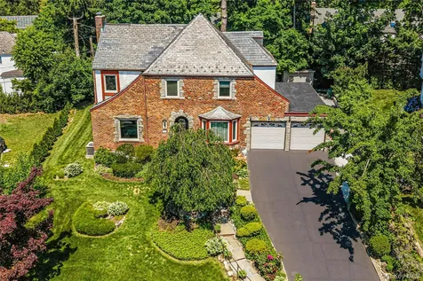 36 Strathmore Road Great Neck NY 11023