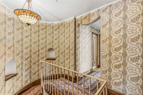 36 Strathmore Road Great Neck NY 11023
