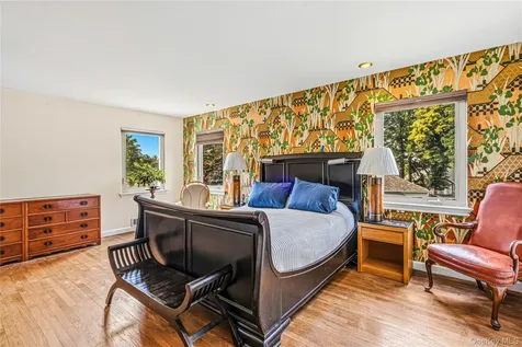 36 Strathmore Road Great Neck NY 11023