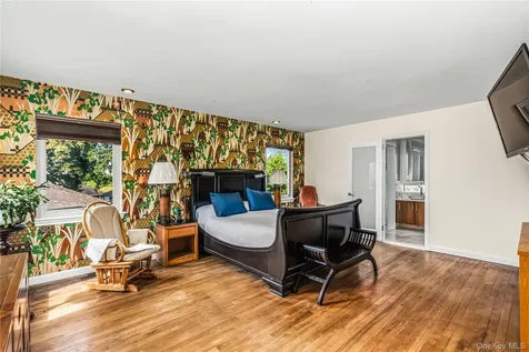 36 Strathmore Road Great Neck NY 11023