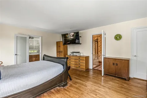 36 Strathmore Road Great Neck NY 11023