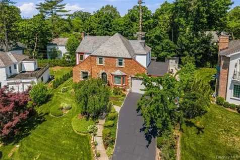 36 Strathmore Road Great Neck NY 11023