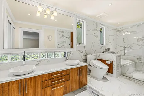 36 Strathmore Road Great Neck NY 11023
