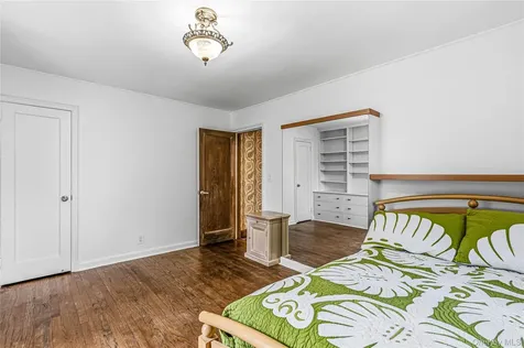 36 Strathmore Road Great Neck NY 11023