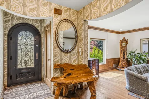 36 Strathmore Road Great Neck NY 11023
