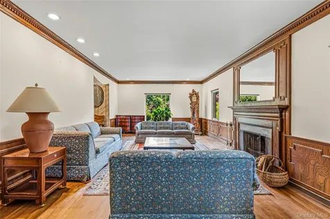 36 Strathmore Road Great Neck NY 11023