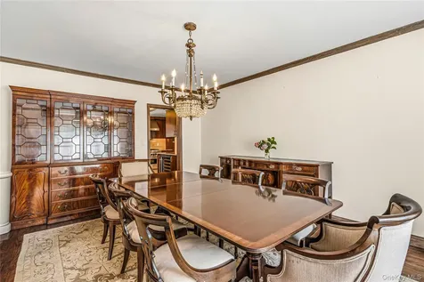 36 Strathmore Road Great Neck NY 11023