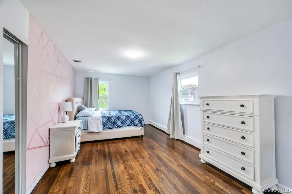 32 Beverly Street Islip NY 11751