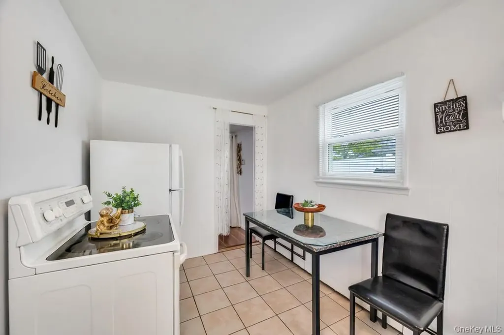 32 Beverly Street Islip NY 11751