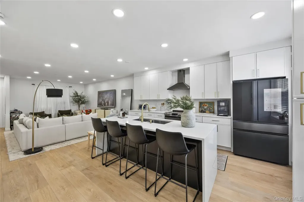 1518 Fielding Street Bronx NY 10469