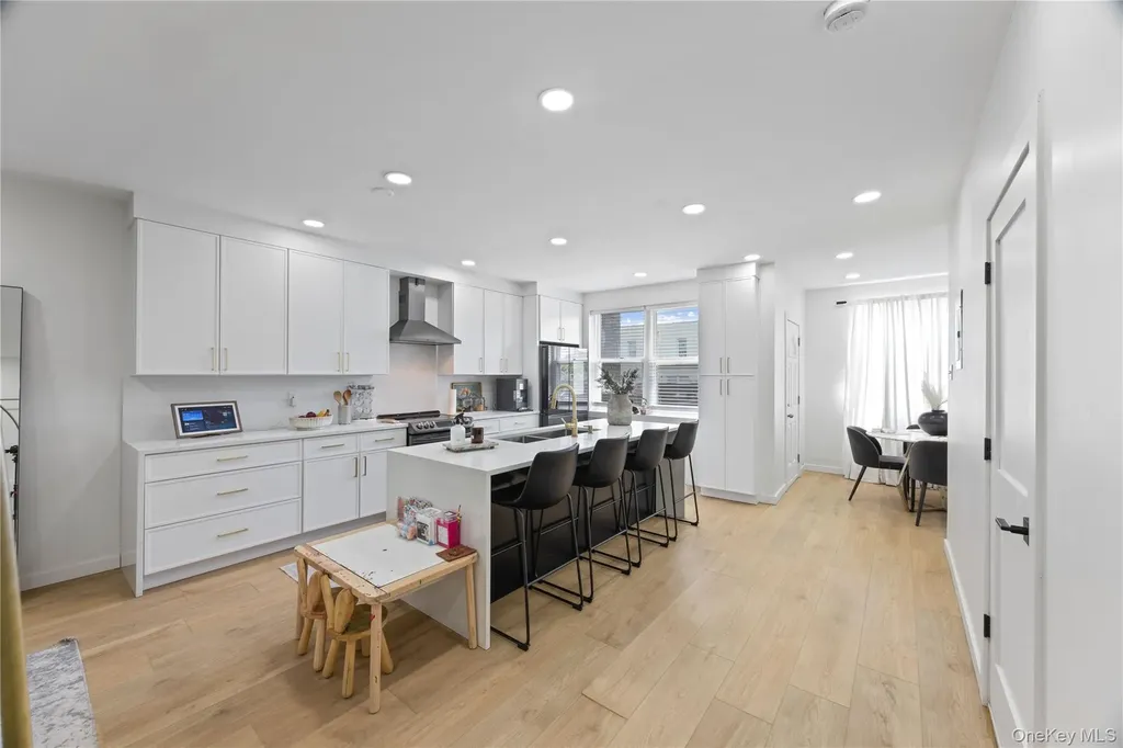 1518 Fielding Street Bronx NY 10469