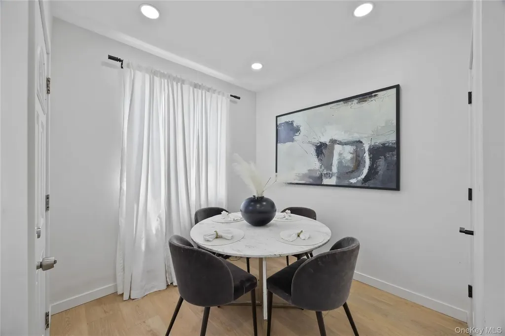 1518 Fielding Street Bronx NY 10469