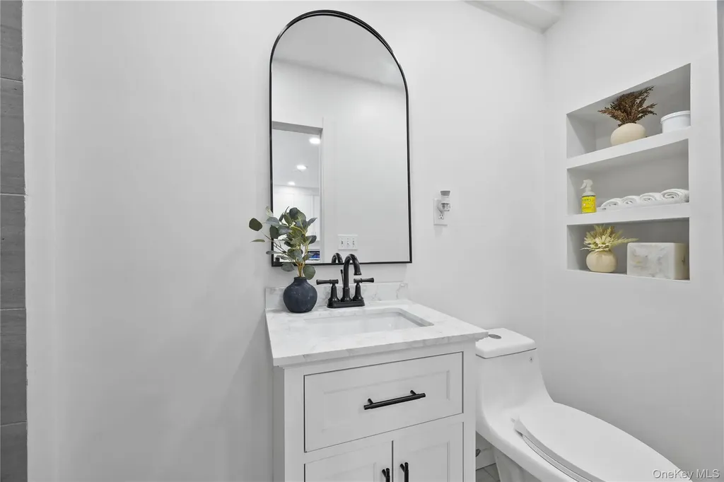 1518 Fielding Street Bronx NY 10469
