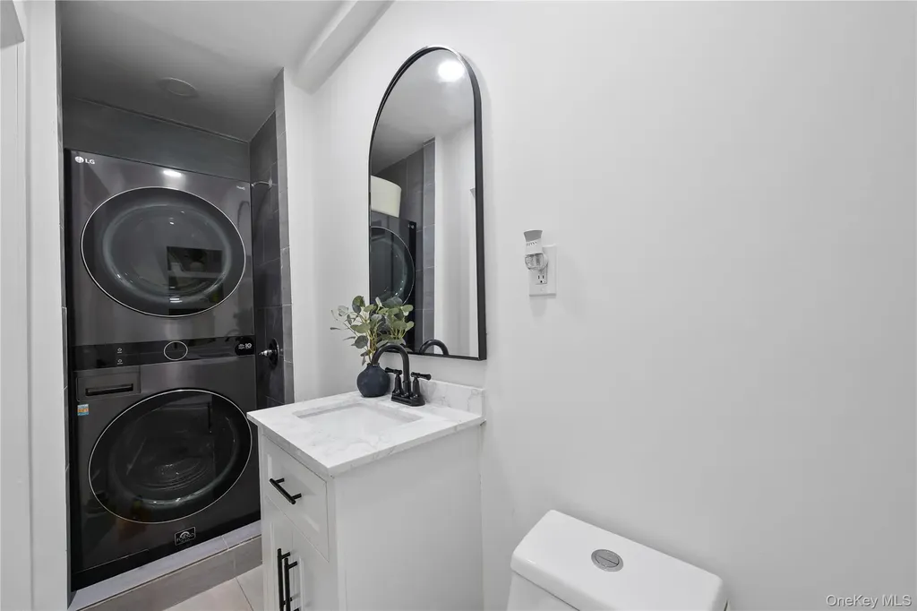 1518 Fielding Street Bronx NY 10469