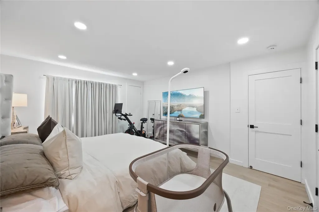 1518 Fielding Street Bronx NY 10469