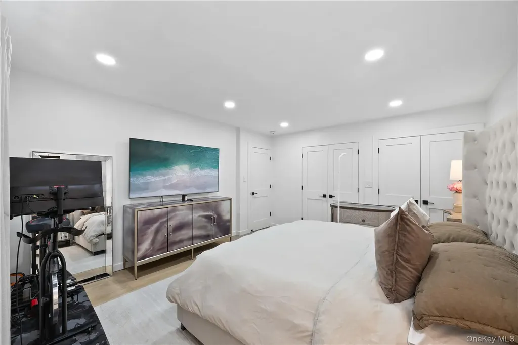 1518 Fielding Street Bronx NY 10469