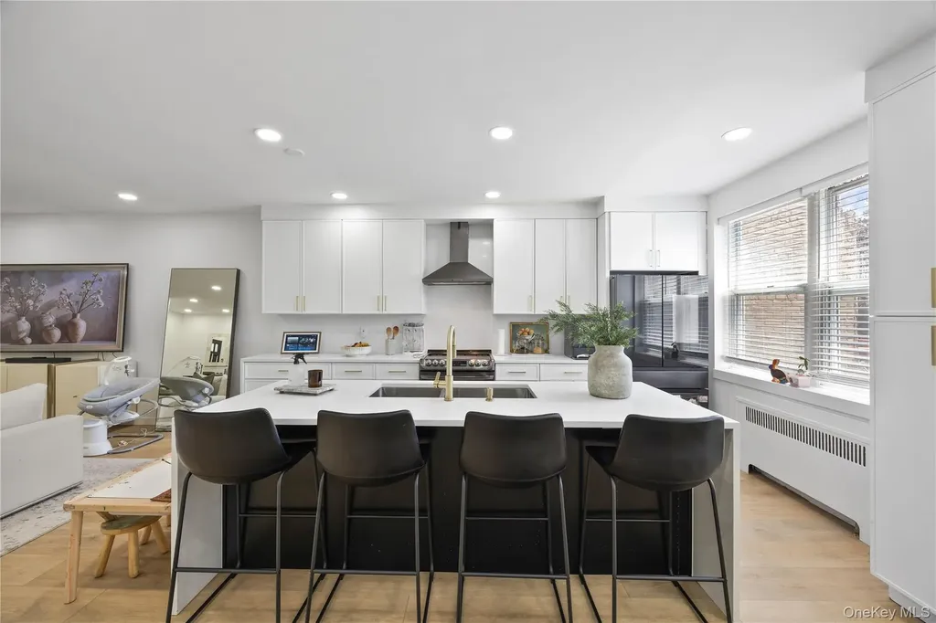 1518 Fielding Street Bronx NY 10469