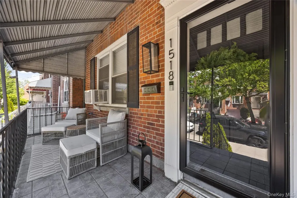 1518 Fielding Street Bronx NY 10469