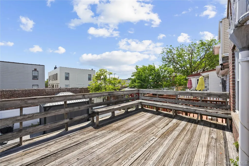 1518 Fielding Street Bronx NY 10469