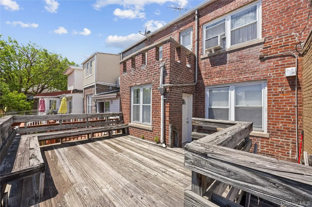 1518 Fielding Street Bronx NY 10469
