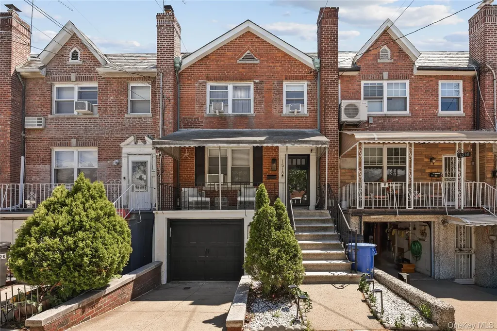 1518 Fielding Street Bronx NY 10469