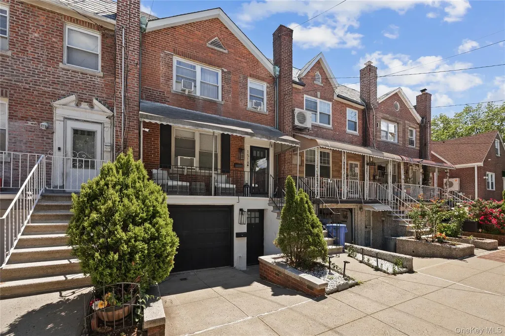 1518 Fielding Street Bronx NY 10469