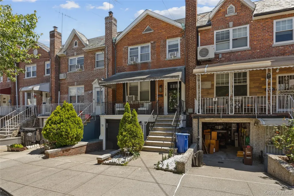 1518 Fielding Street Bronx NY 10469